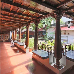 Rossitta Wood Castle Bed & Breakfast Kochi